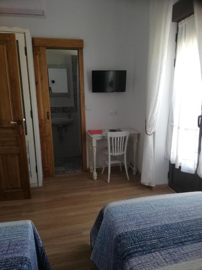 Hostal El Lugar De La Mancha Argamasilla De Alba Екстер'єр фото